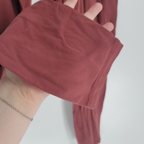 Athleta Antique Burgandy Stash Pocket Salutation Tight Leggings LP - Picture 4 of 10